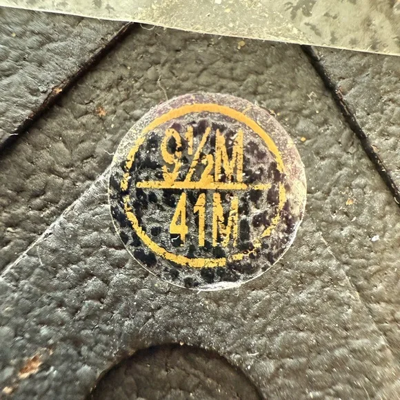 Vince Camuto Silver Strappy Toe-Ring Sandals - Picture 2 of 9